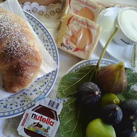 Oda ve Kahvaltı Marebello