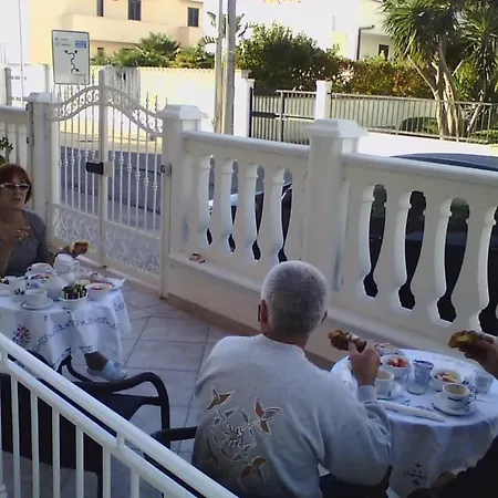 Marebello Bed & Breakfast 3*